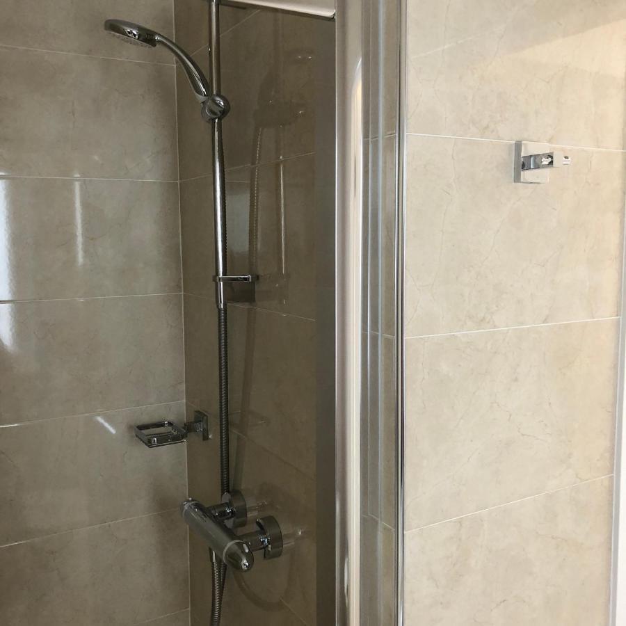 غالواي Petra House B&B المظهر الخارجي الصورة